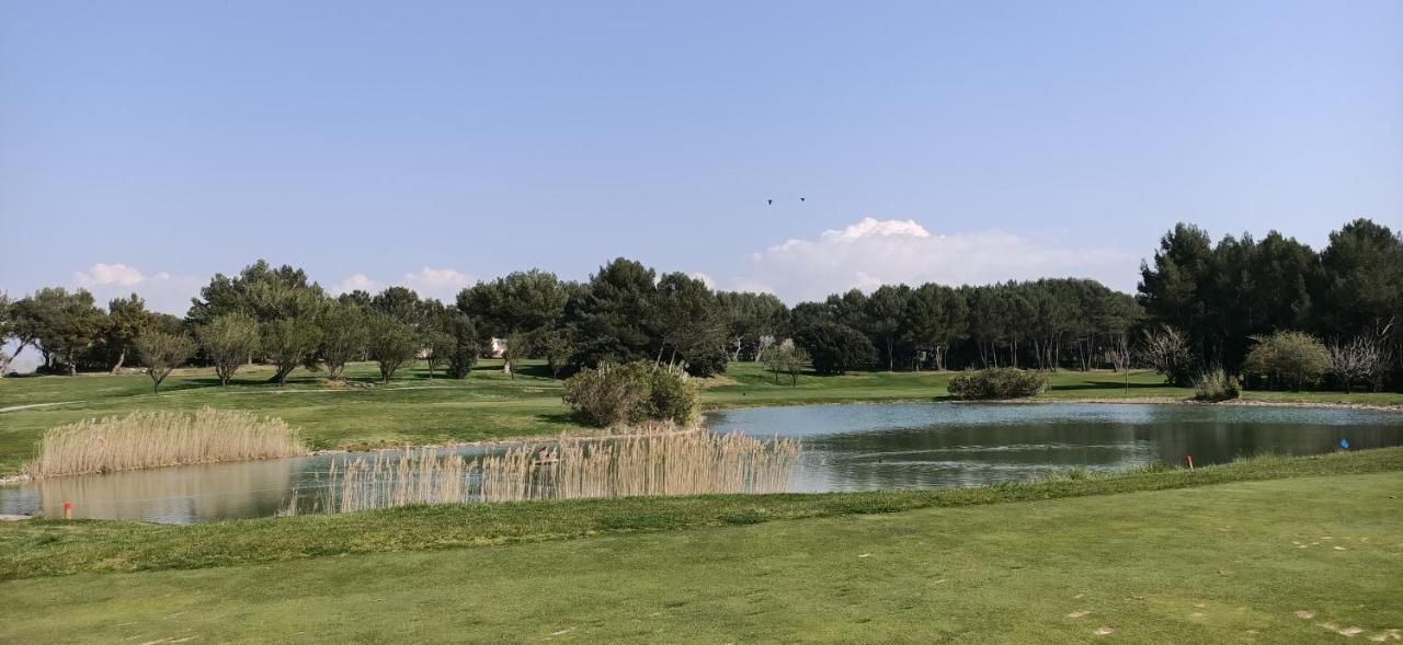 Charmant T2 Climatise Avec Belle Vue , Golf De Pont-Royal Mallemort Exterior photo