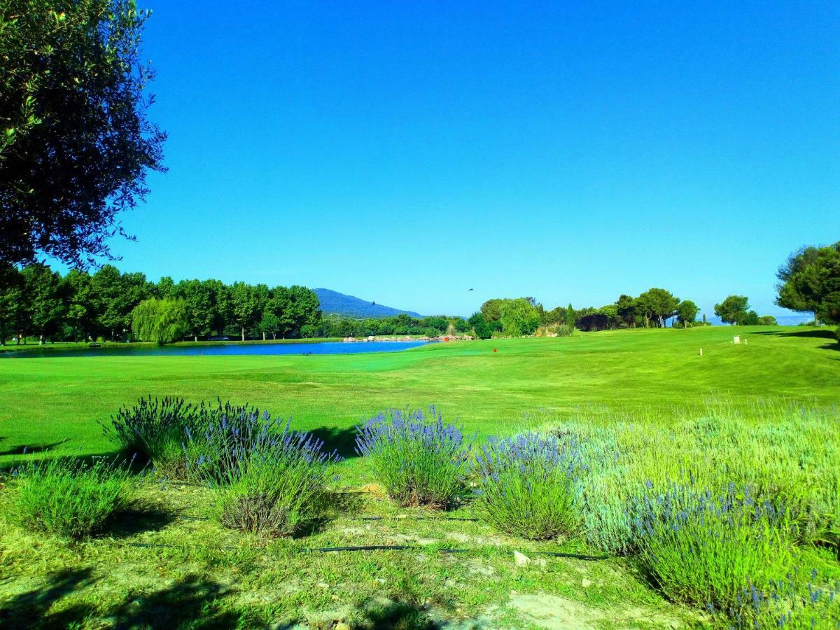 Charmant T2 Climatise Avec Belle Vue , Golf De Pont-Royal Mallemort Exterior photo