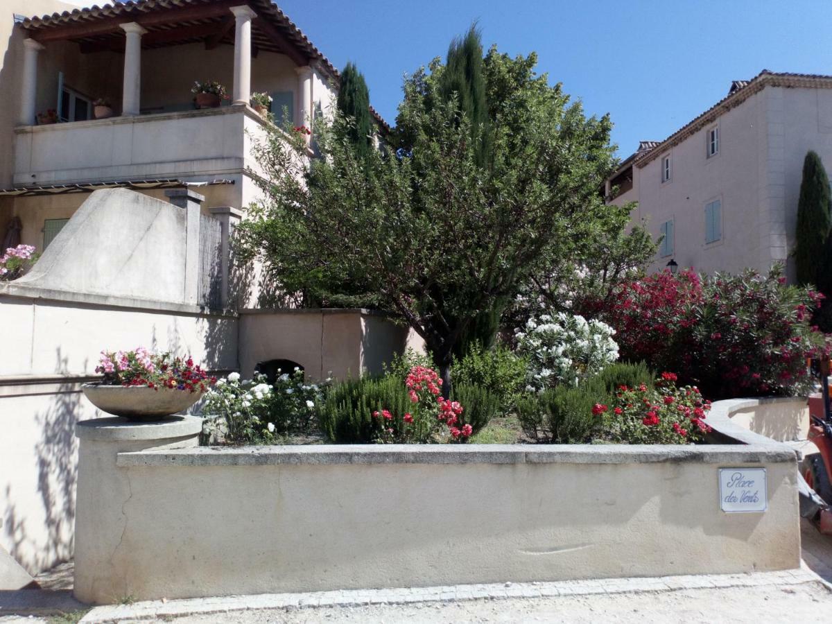 Charmant T2 Climatise Avec Belle Vue , Golf De Pont-Royal Mallemort Exterior photo