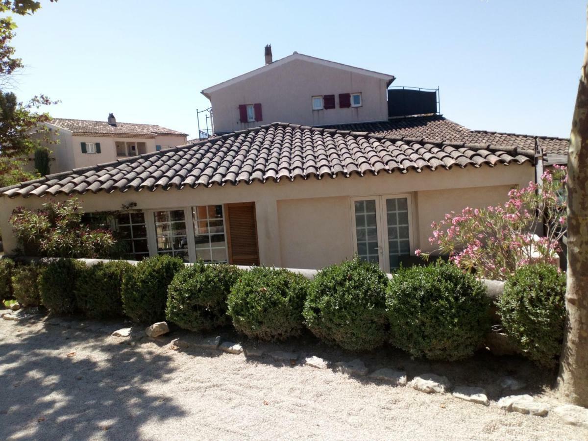 Charmant T2 Climatise Avec Belle Vue , Golf De Pont-Royal Mallemort Exterior photo